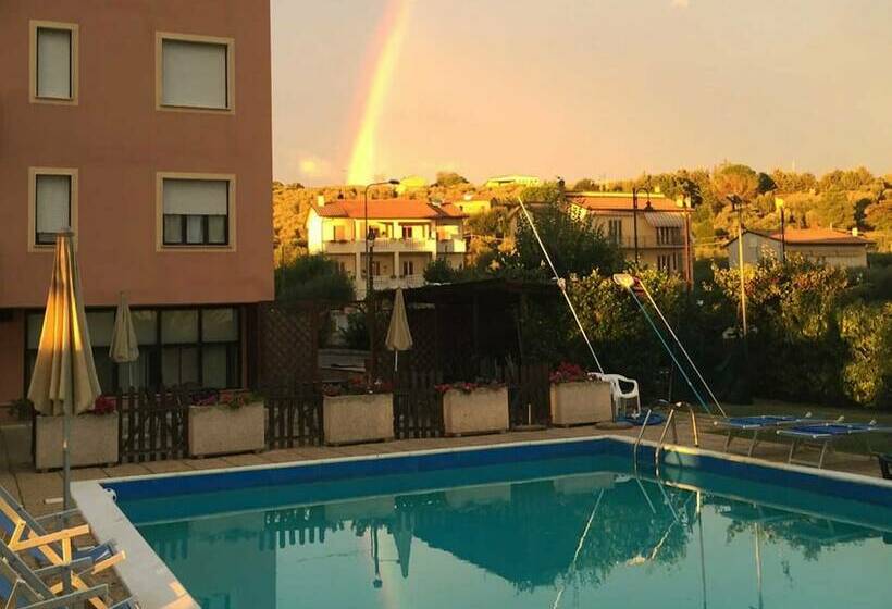 בית מלון כפרי Ali Sul Lago