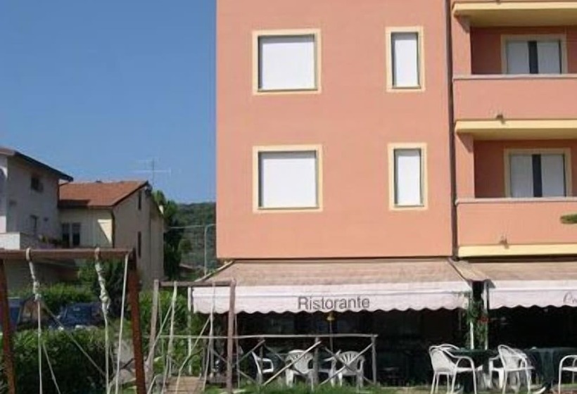 בית מלון כפרי Ali Sul Lago