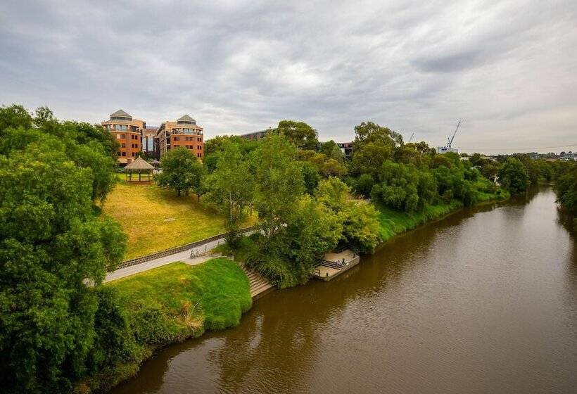 Amora Hotel Riverwalk Melbourne