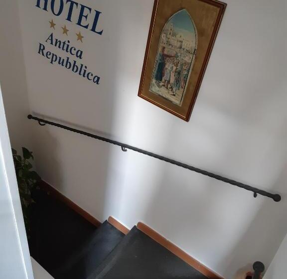 Отель Antica Repubblica In Amalfi Center At 100mt From The Sea