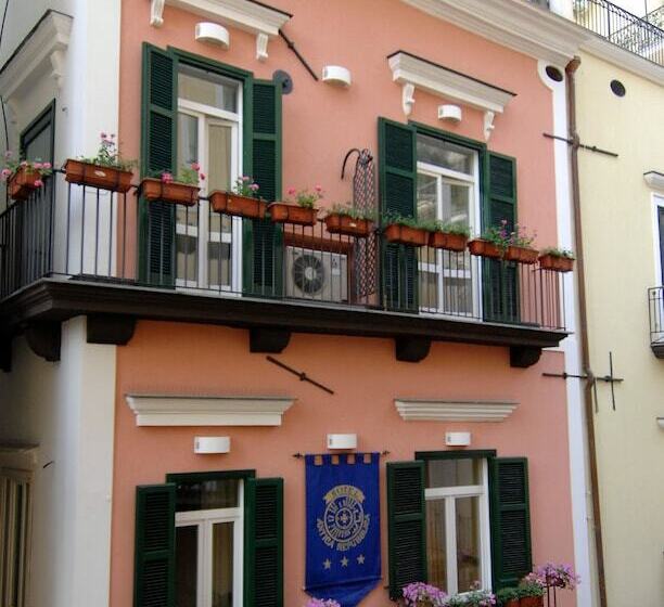 Отель Antica Repubblica In Amalfi Center At 100mt From The Sea