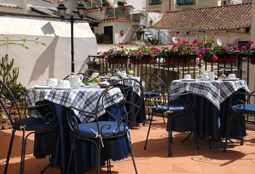 Отель Antica Repubblica In Amalfi Center At 100mt From The Sea