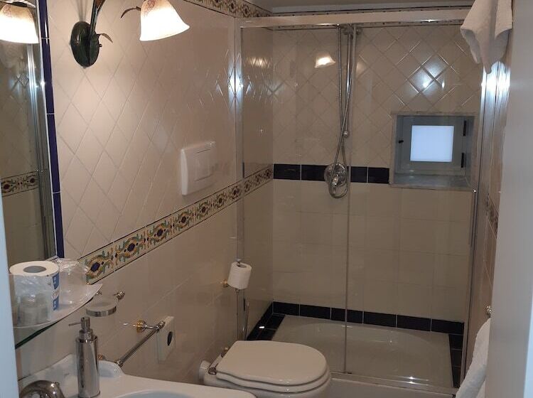 Отель Antica Repubblica In Amalfi Center At 100mt From The Sea