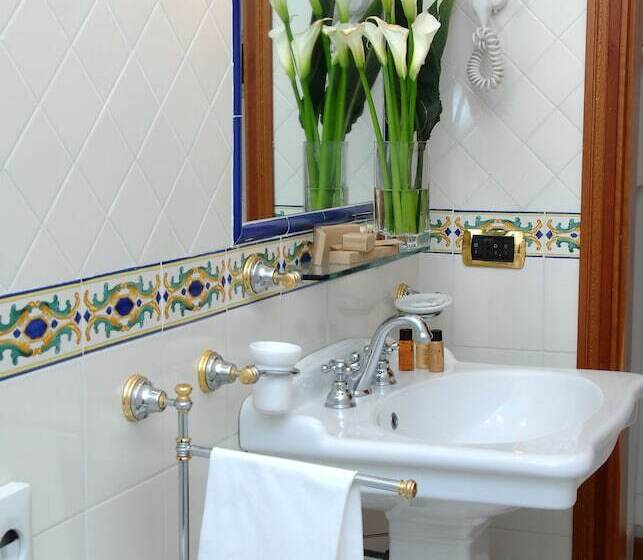 Отель Antica Repubblica In Amalfi Center At 100mt From The Sea