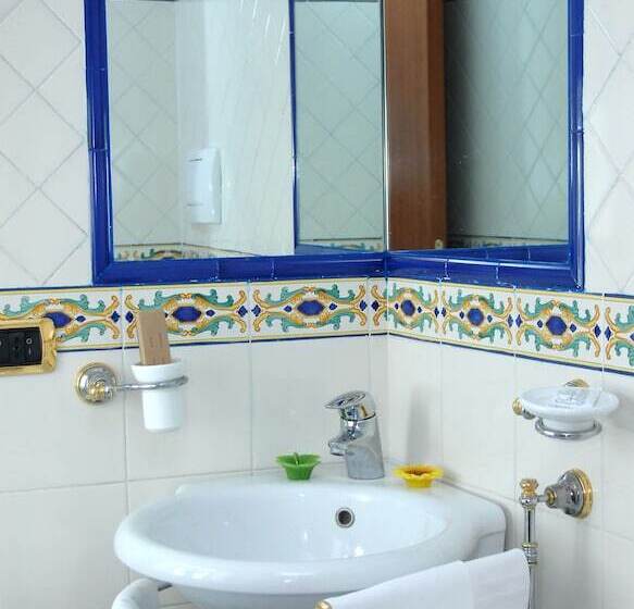 Отель Antica Repubblica In Amalfi Center At 100mt From The Sea