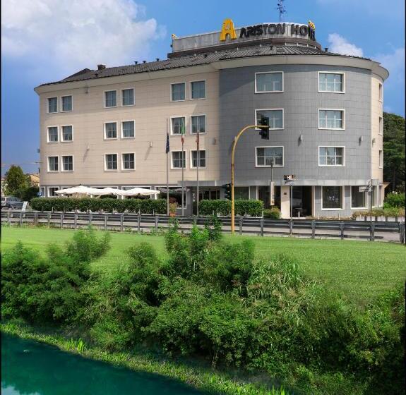 호텔 Ariston