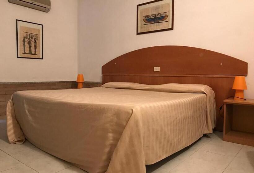 호텔 Ascot Lodging