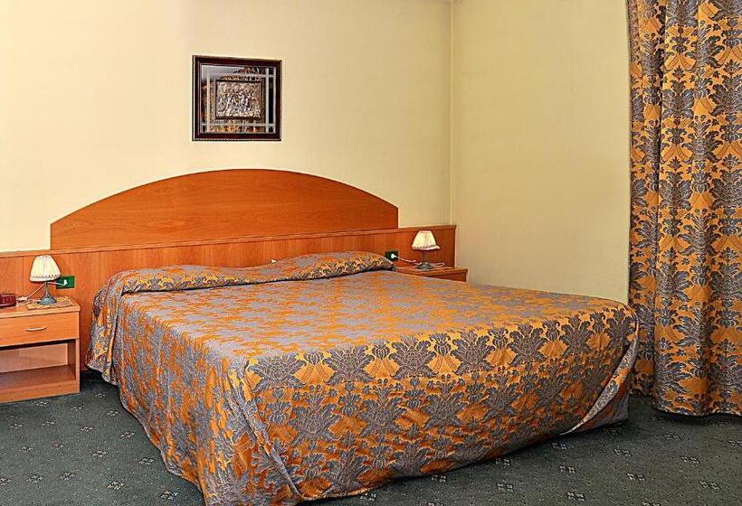 호텔 Ascot Lodging