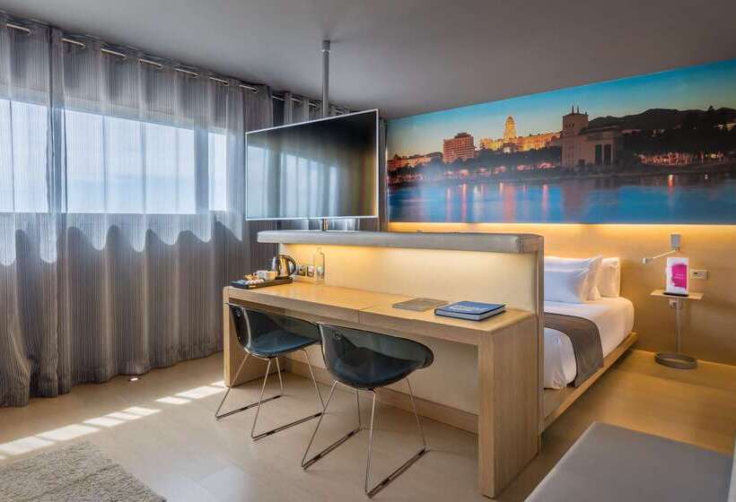 ホテル Barcelo Malaga