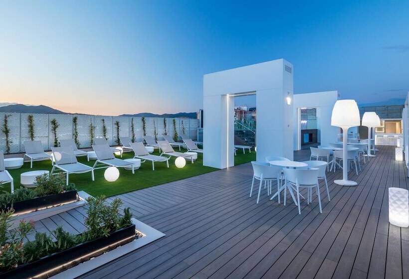 ホテル Barcelo Malaga