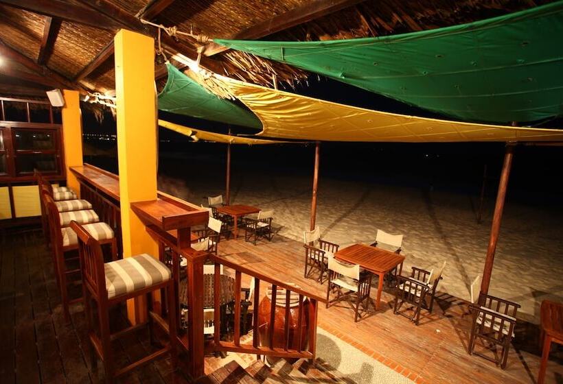 هتل Coco Beach Resort