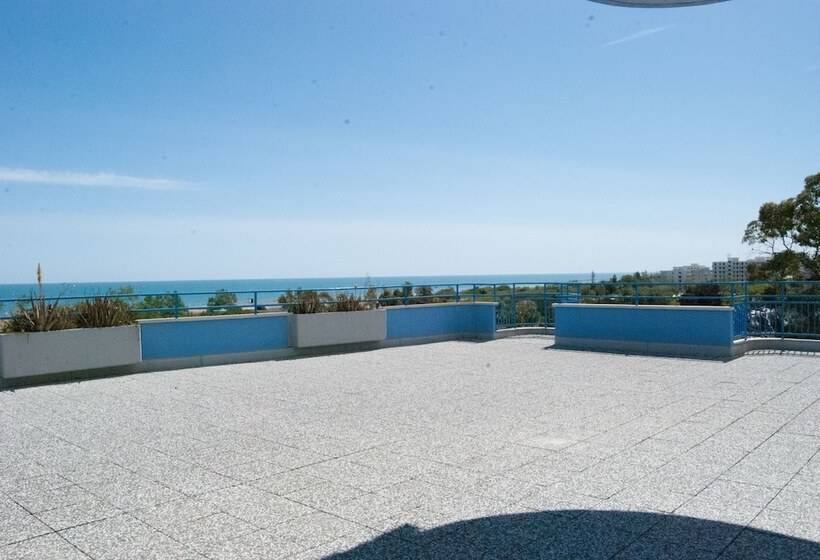 בית מלון כפרי Dakar Living