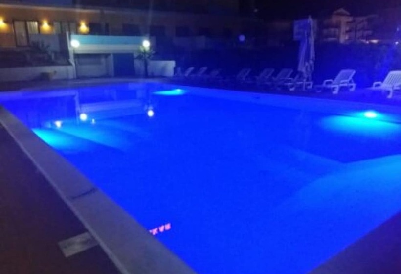 בית מלון כפרי Dakar Living