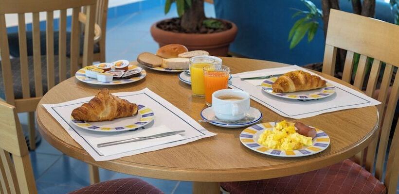 בית מלון כפרי Express Aosta East