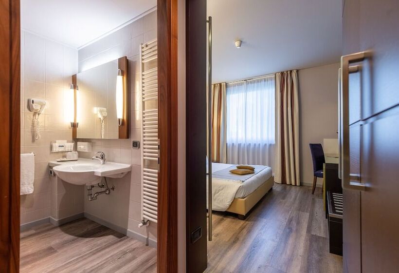 First Hotel Malpensa