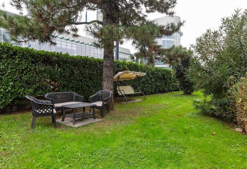 هتل Ginosi Arizona