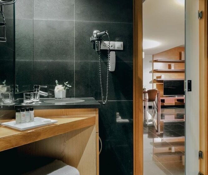 فندق Hesperia Fira