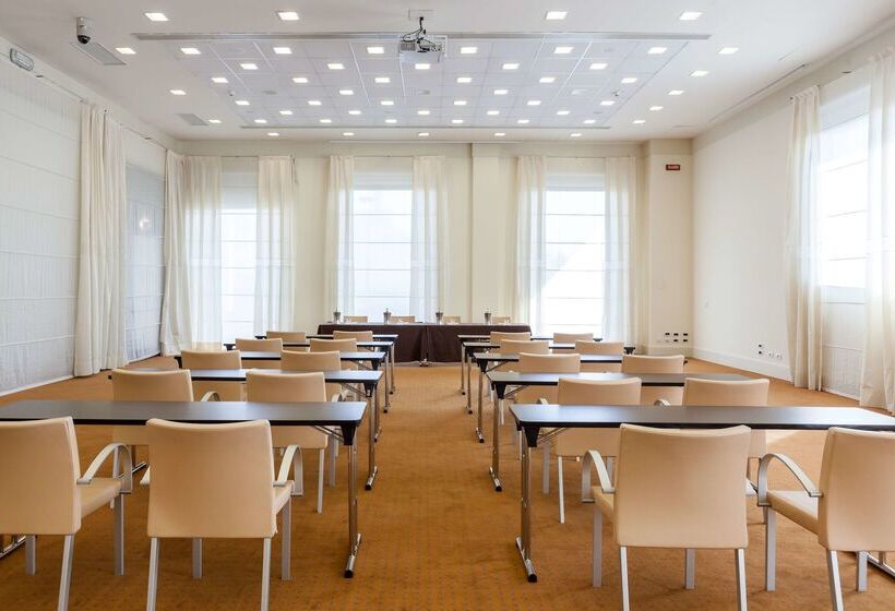 فندق Hilton Garden Inn Florence Novoli