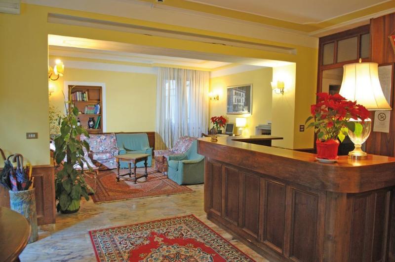 בית מלון כפרי La Corona Bagni Di Lucca