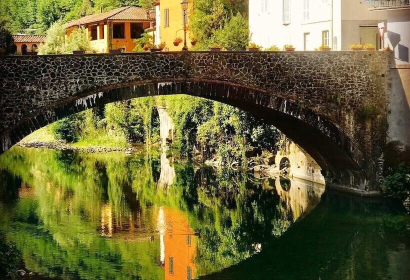 בית מלון כפרי La Corona Bagni Di Lucca