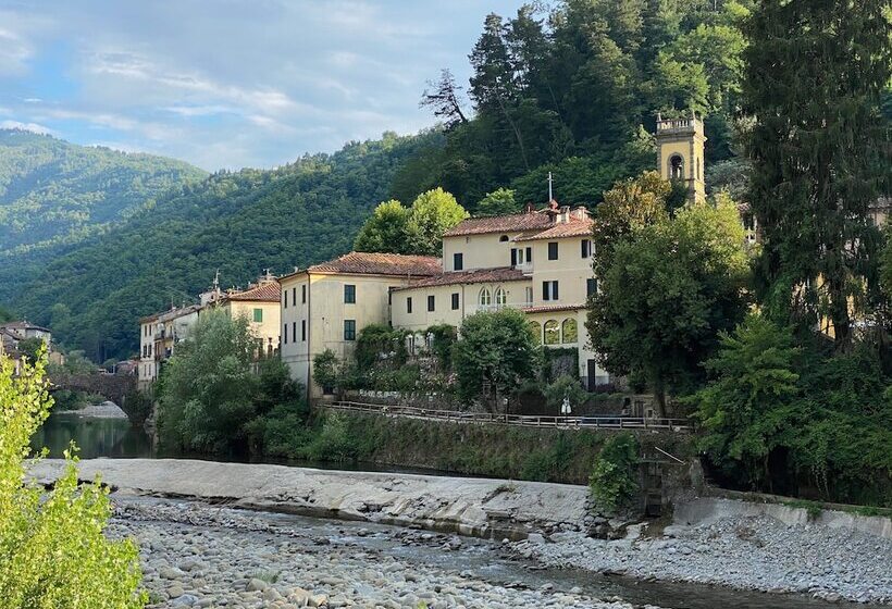 בית מלון כפרי La Corona Bagni Di Lucca