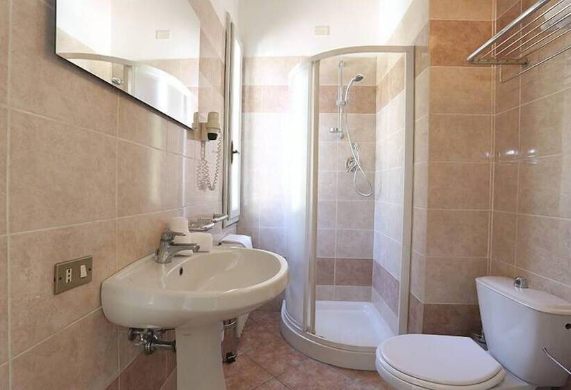 בית מלון כפרי La Corona Bagni Di Lucca