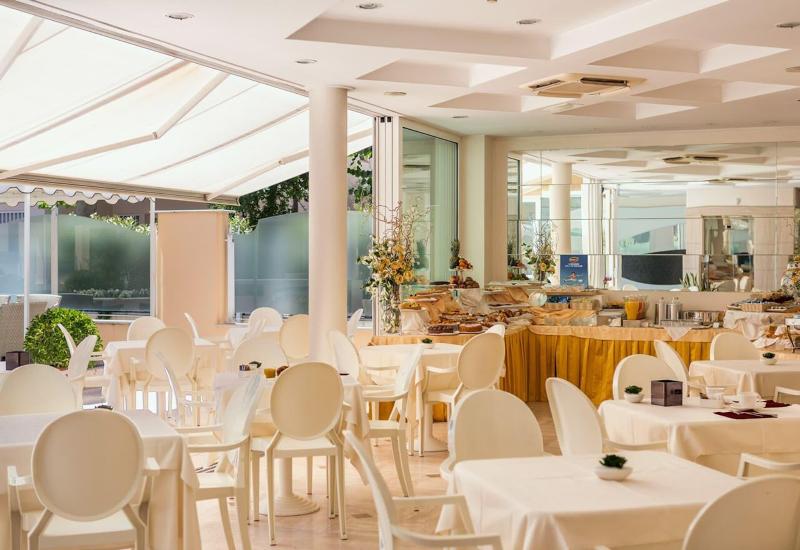 فندق Luna Riccione E Aqua Spa Only Adults +12