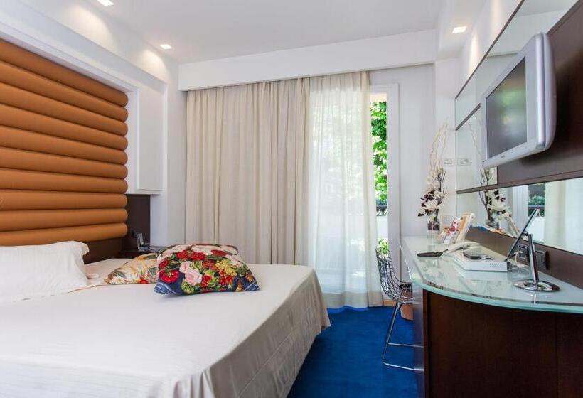 هتل Luna Riccione E Aqua Spa Only Adults +12