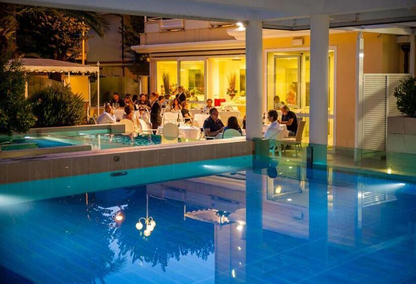 فندق Luna Riccione E Aqua Spa Only Adults +12