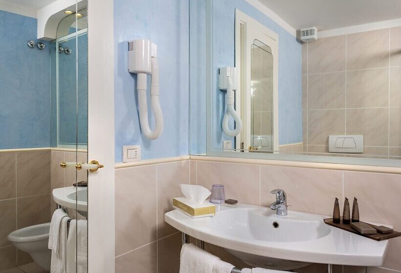 فندق Luna Riccione E Aqua Spa Only Adults +12