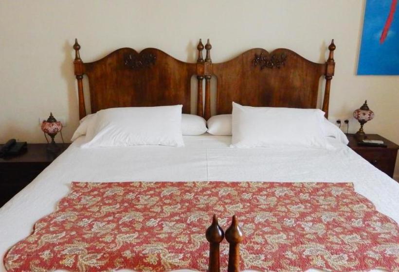 Отель Mas De Baix