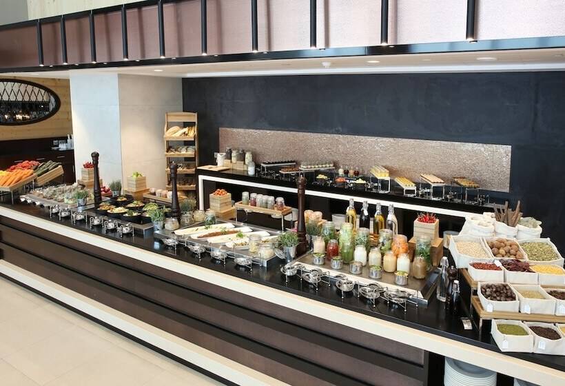 Metropolitan Hotel Dubai