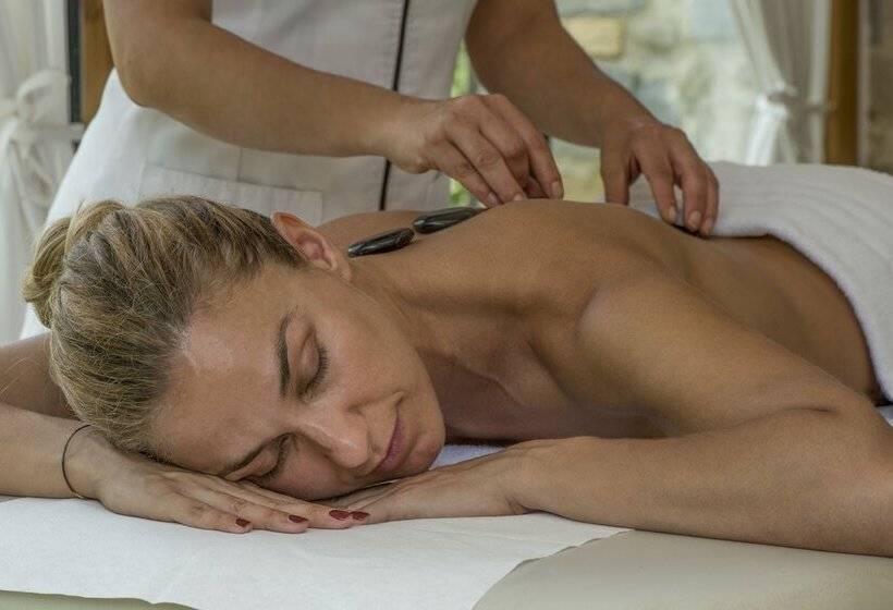 فندق Monsignor Della Casa Country Resort & Spa