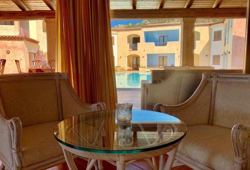 Отель Monti Di Mola