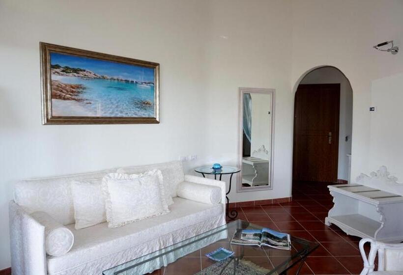 Отель Monti Di Mola