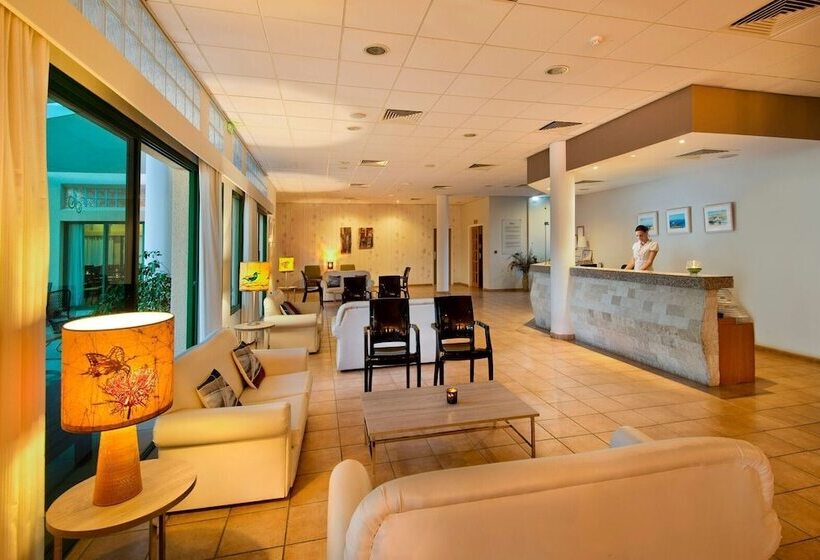 Natura Beach Hotel And Villas