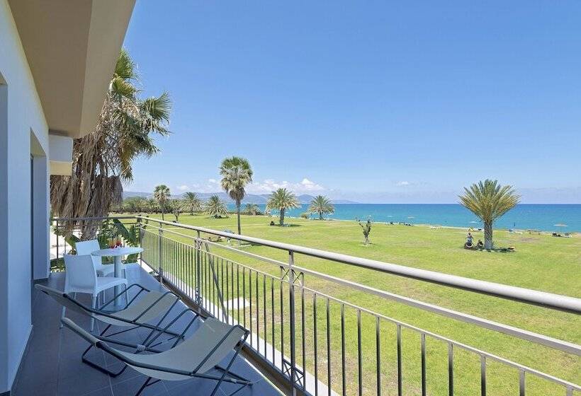 Natura Beach Hotel And Villas