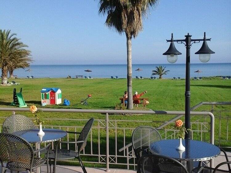 Natura Beach Hotel And Villas