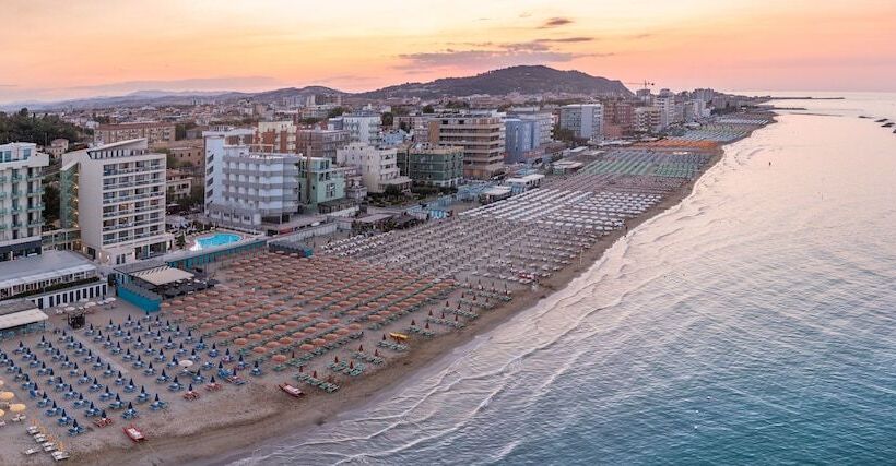 호텔 Nautilus Family