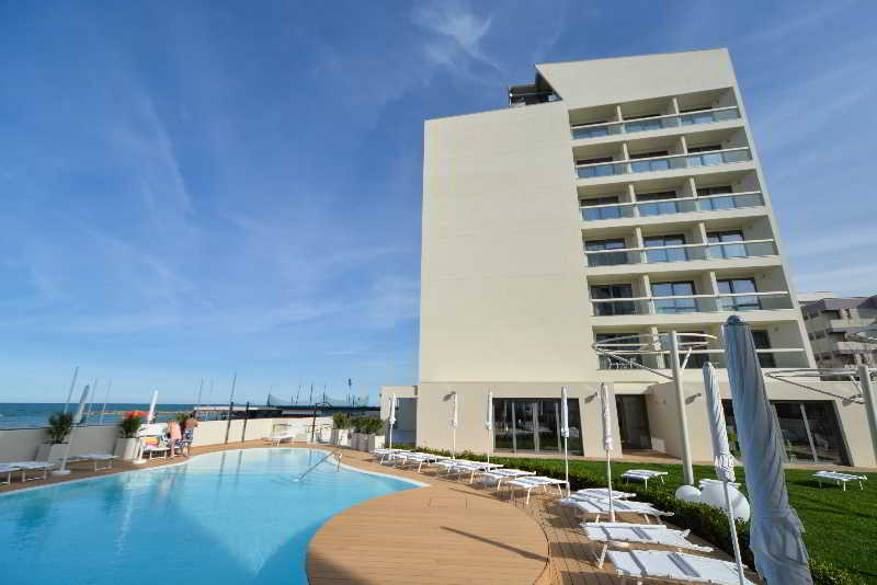 فندق Nautilus Family