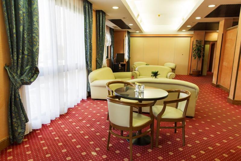 בית מלון כפרי Palace 2000