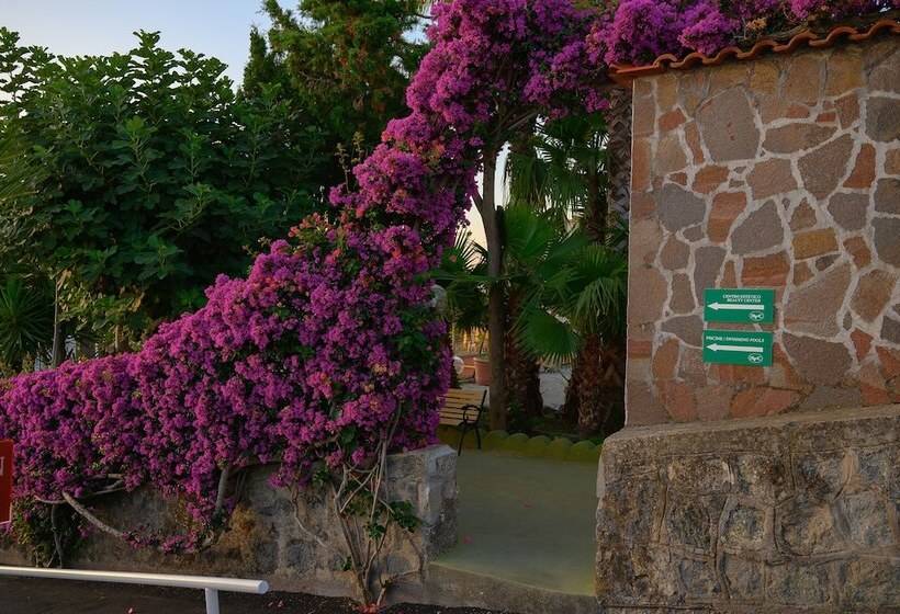 فندق Parco Cartaromana