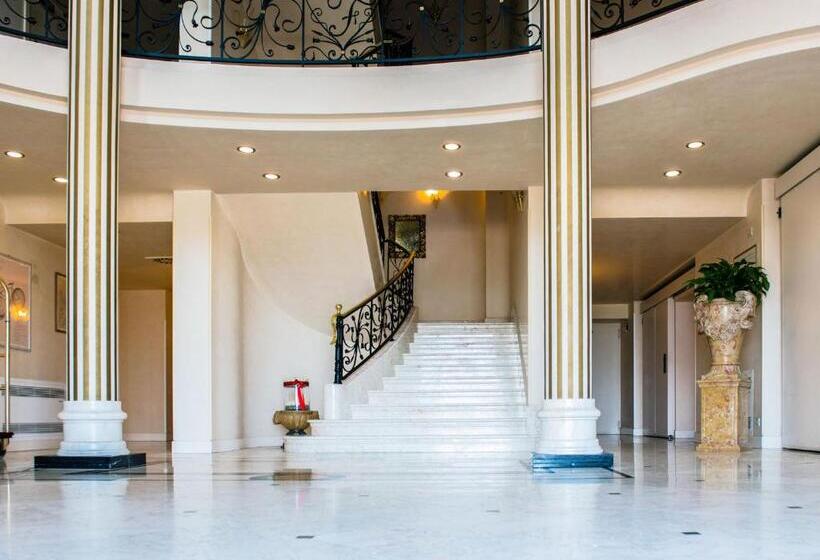 Phi Hotel Astoria