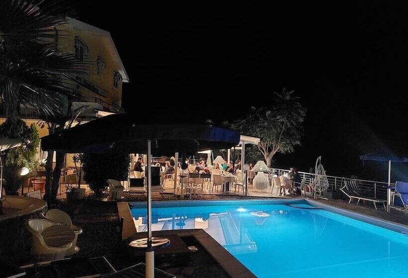 Отель Piccolo Mondo