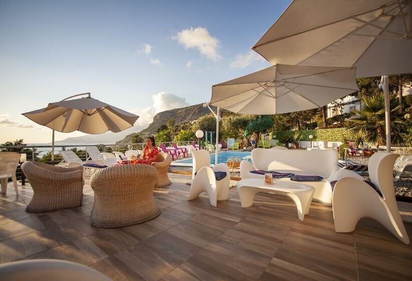 Отель Piccolo Mondo