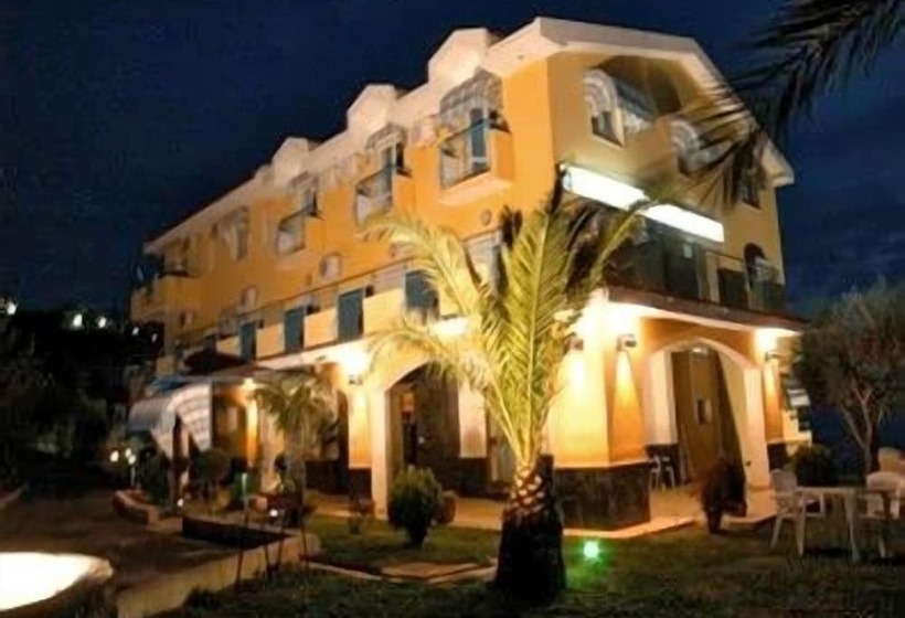 Отель Piccolo Mondo