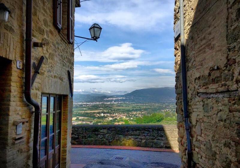 Отель Relais La Corte Di Bettona