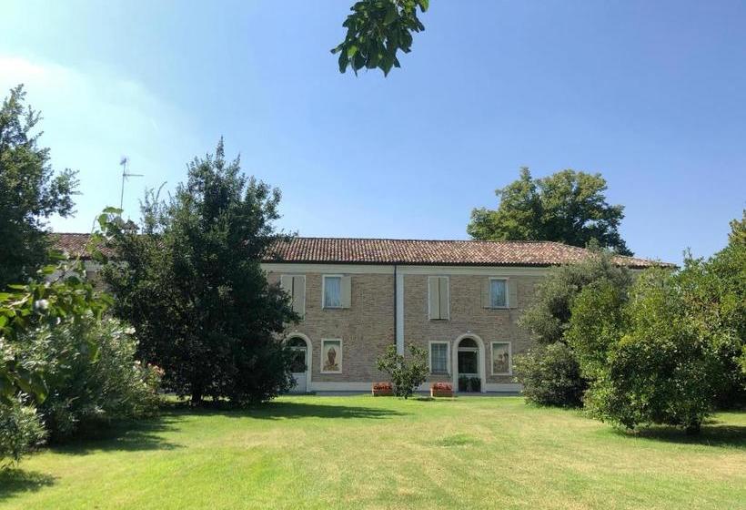 בית מלון כפרי Relais Villa Roncuzzi