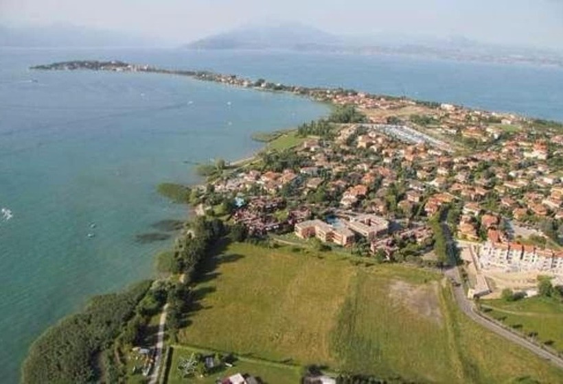 هتل Residence Holiday
