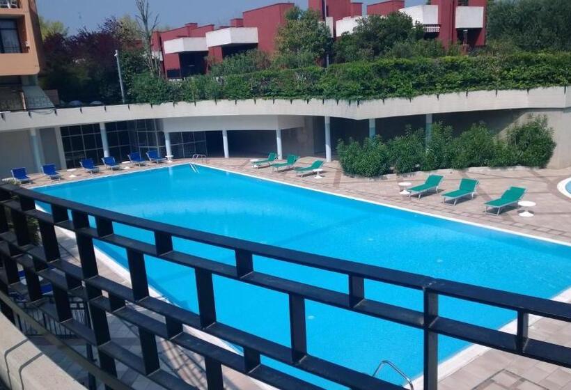 Отель Residence Holiday